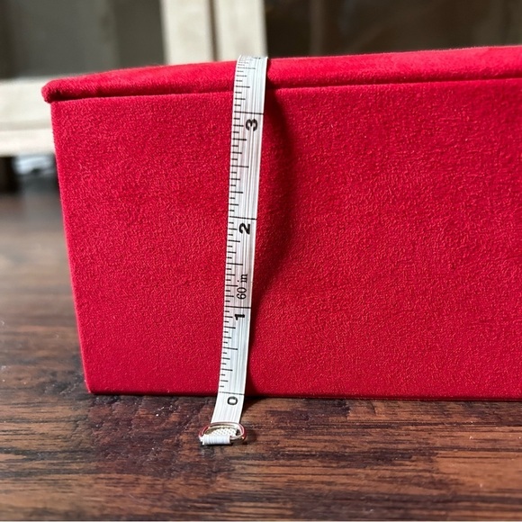 GODIVA Holiday Chocolate Box - Picture 10 of 10